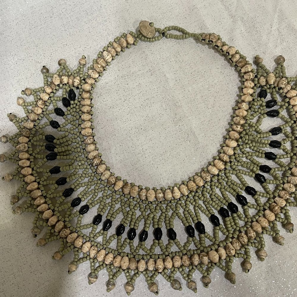 Netted Weave Beaded Choker Collar Necklace Green Tan Black
